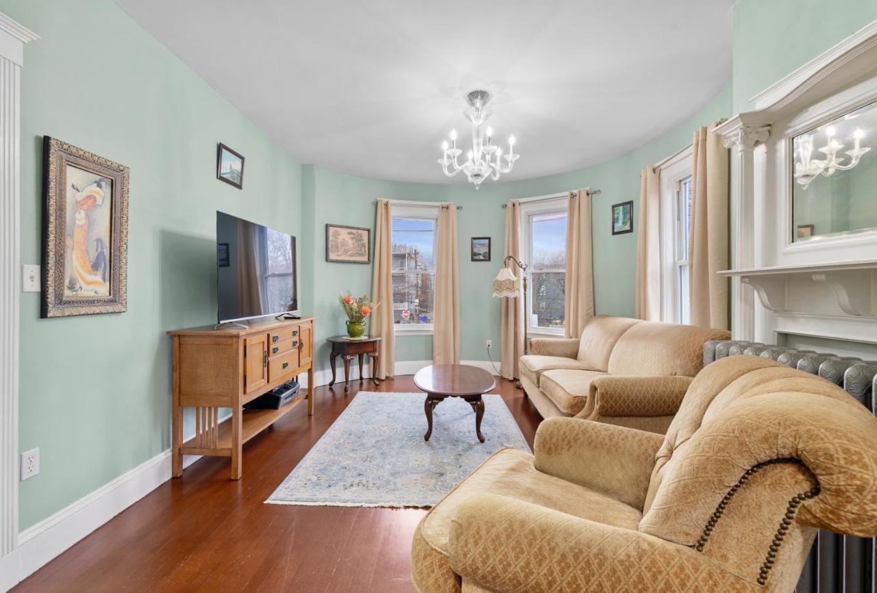 Bright & Spacious 2Br Apartment, Mins From Downtown Boston, Parking エクステリア 写真