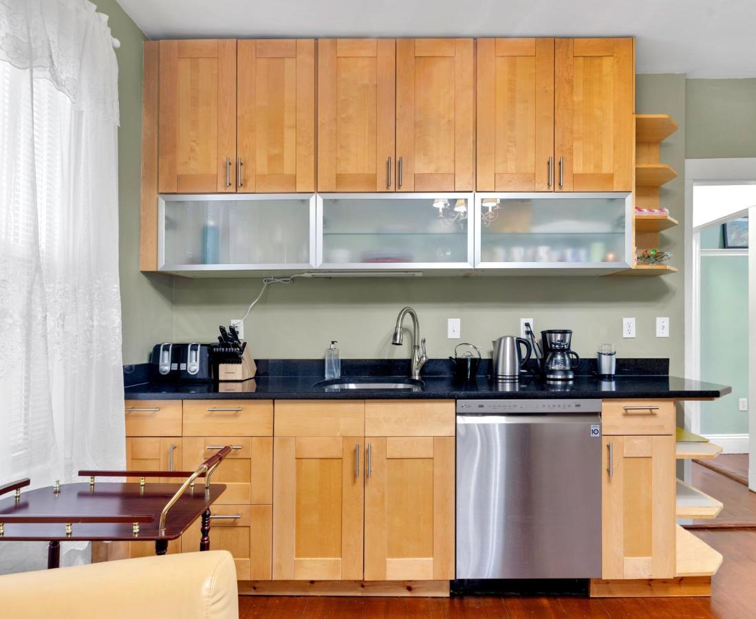 Bright & Spacious 2Br Apartment, Mins From Downtown Boston, Parking エクステリア 写真