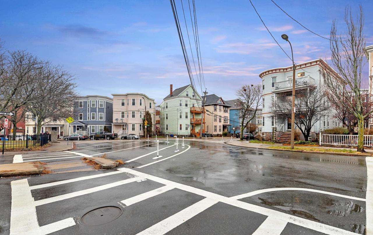 Bright & Spacious 2Br Apartment, Mins From Downtown Boston, Parking エクステリア 写真