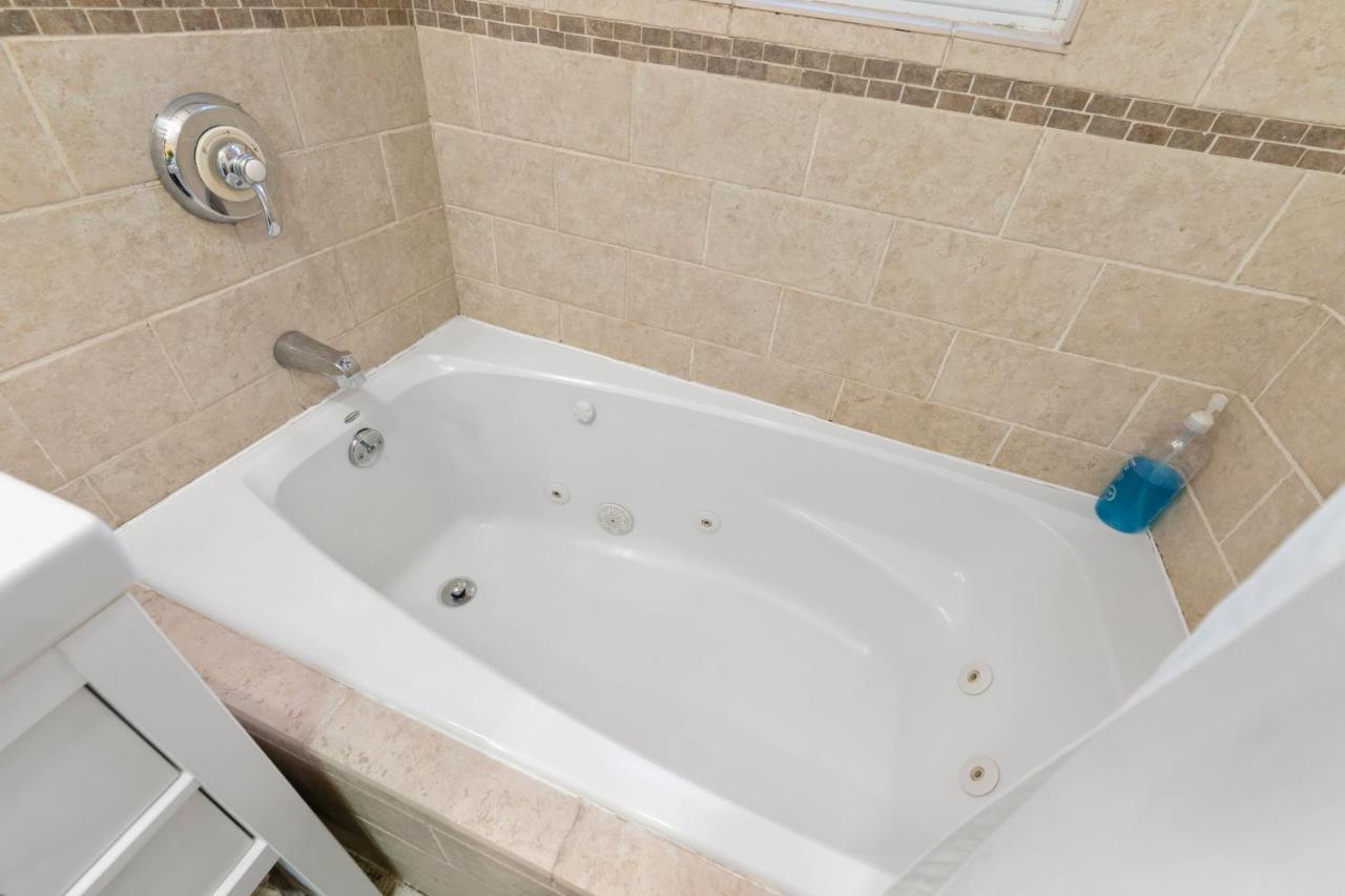 Bright & Spacious 2Br Apartment, Mins From Downtown Boston, Parking エクステリア 写真