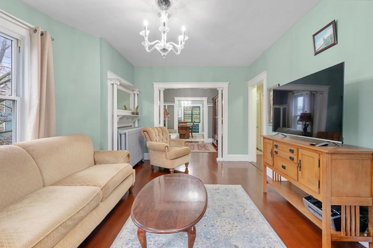 Bright & Spacious 2Br Apartment, Mins From Downtown Boston, Parking エクステリア 写真