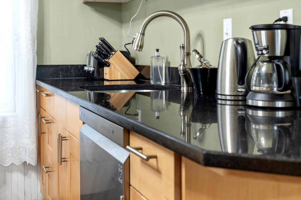 Bright & Spacious 2Br Apartment, Mins From Downtown Boston, Parking エクステリア 写真